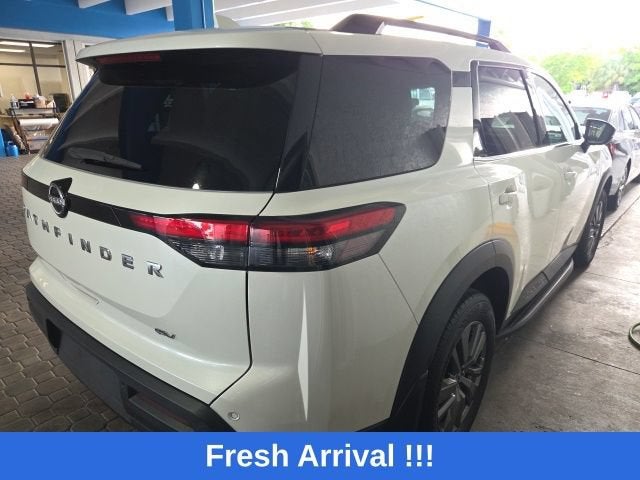 2024 Nissan Pathfinder SV