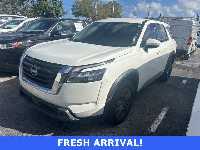 2024 Nissan Pathfinder SV