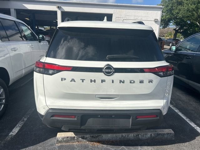 2024 Nissan Pathfinder SV
