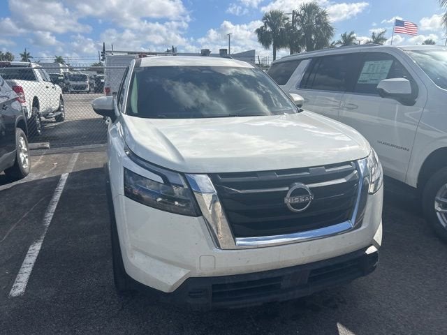 2024 Nissan Pathfinder SV