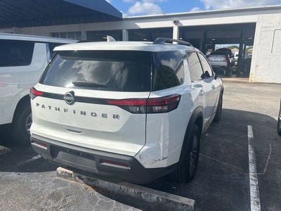 2024 Nissan Pathfinder SV