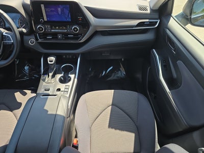 2024 Toyota Highlander LE