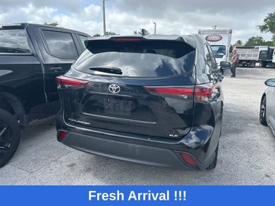 2024 Toyota Highlander LE