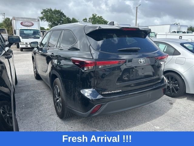 2024 Toyota Highlander LE