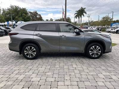 2025 Toyota Highlander LE