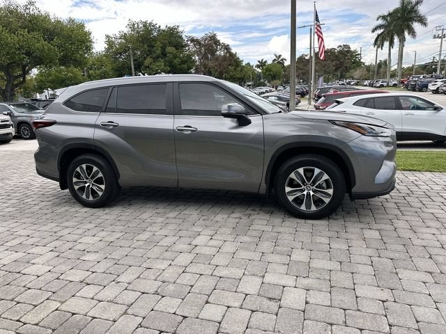 2025 Toyota Highlander LE