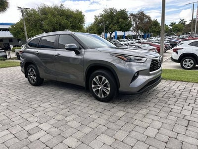 2025 Toyota Highlander LE