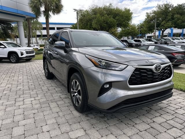 2025 Toyota Highlander LE