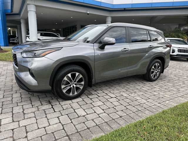 2025 Toyota Highlander LE