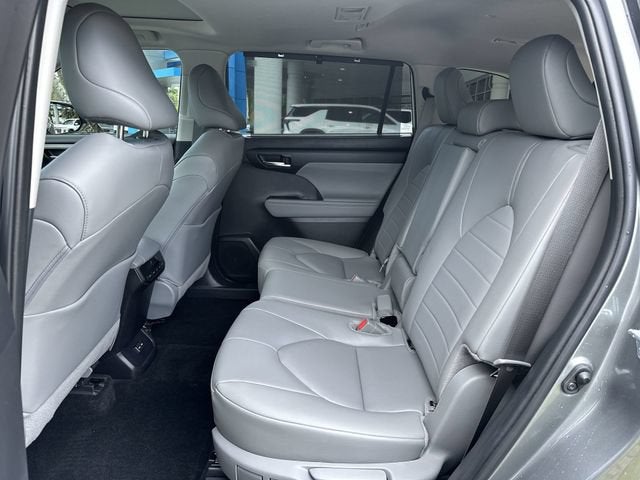 2025 Toyota Highlander LE
