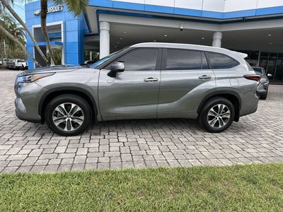 2025 Toyota Highlander LE