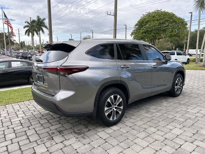 2025 Toyota Highlander LE