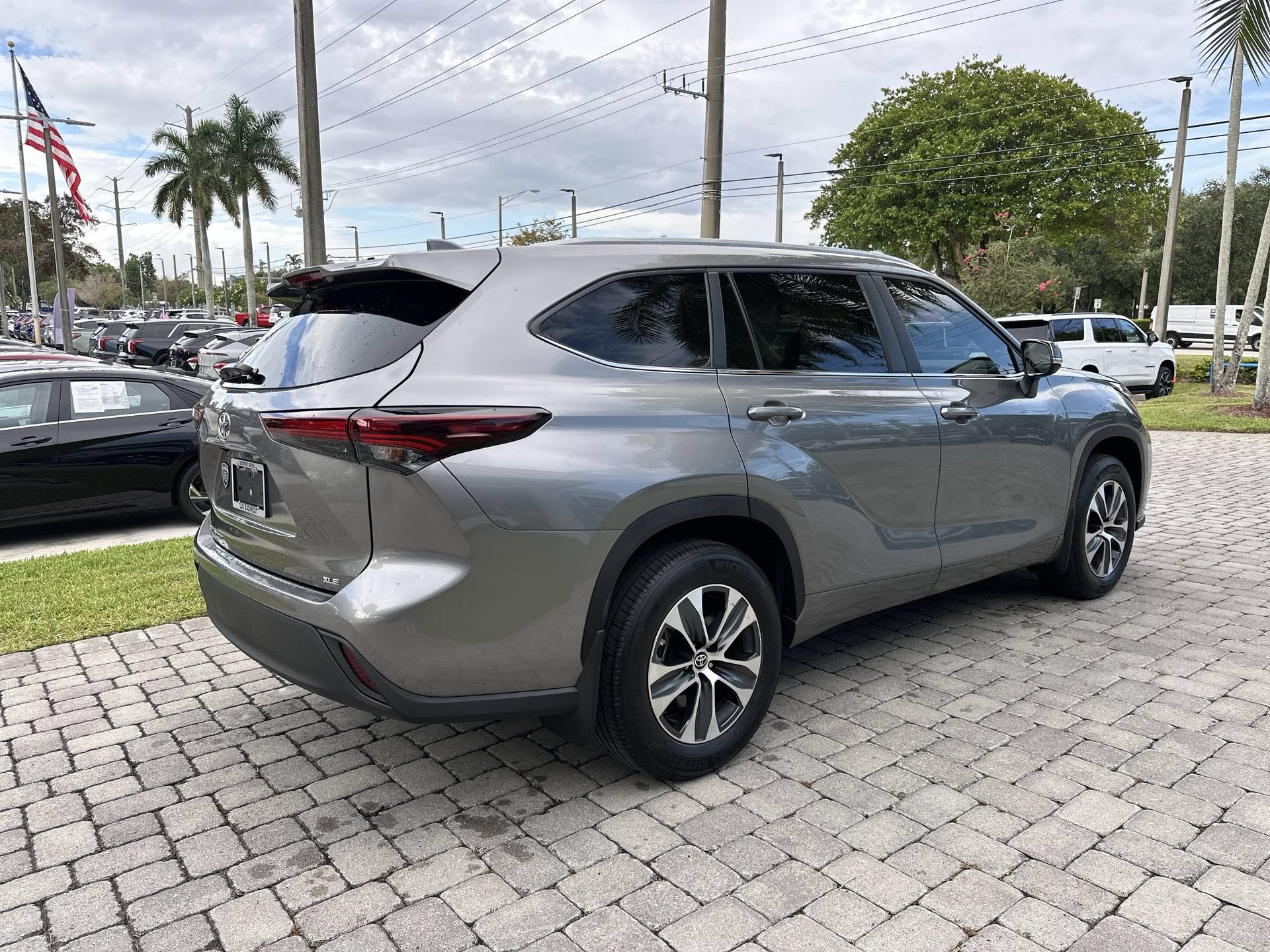 2025 Toyota Highlander LE