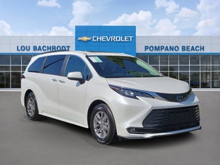 2025 Toyota Sienna XLE