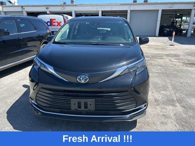 2024 Toyota Sienna XLE