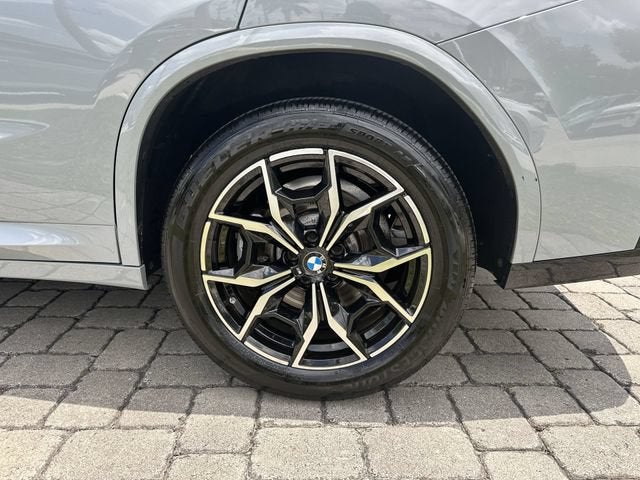 2023 BMW X4 xDrive30i