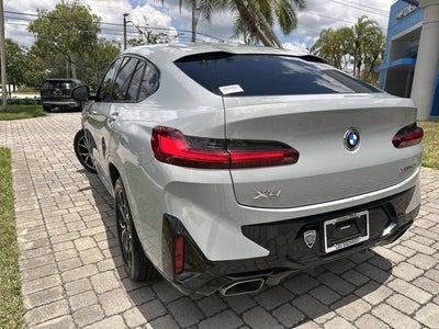 2023 BMW X4 xDrive30i