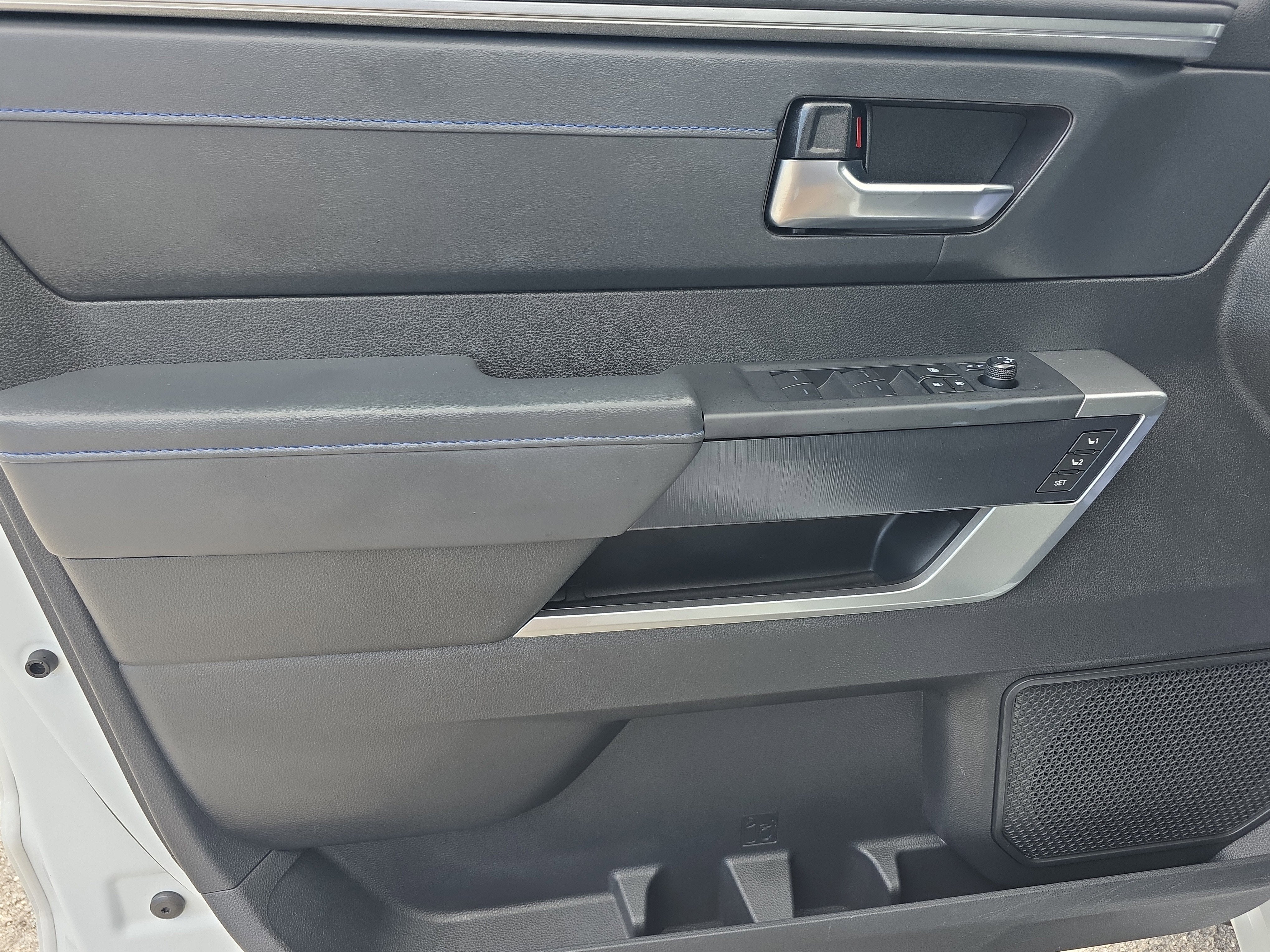 2024 Toyota Sequoia SR5