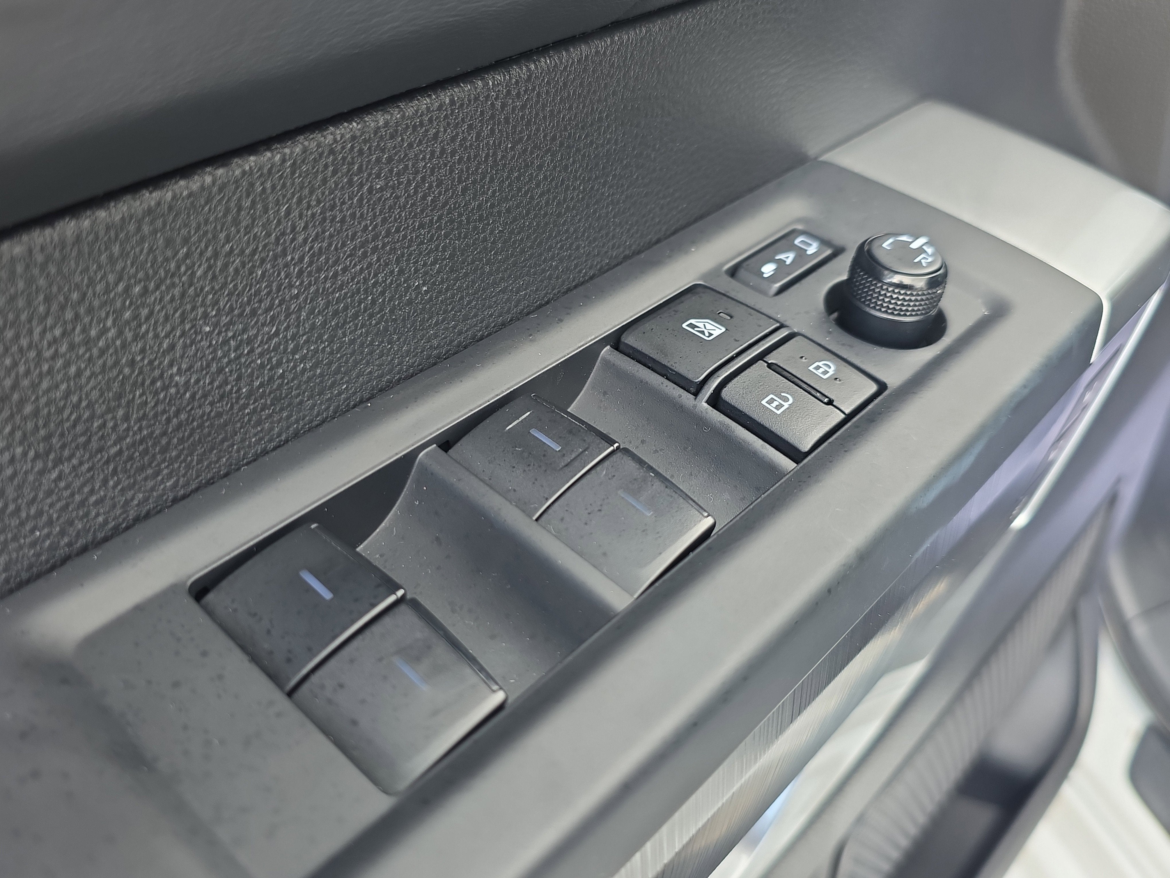 2024 Toyota Sequoia SR5