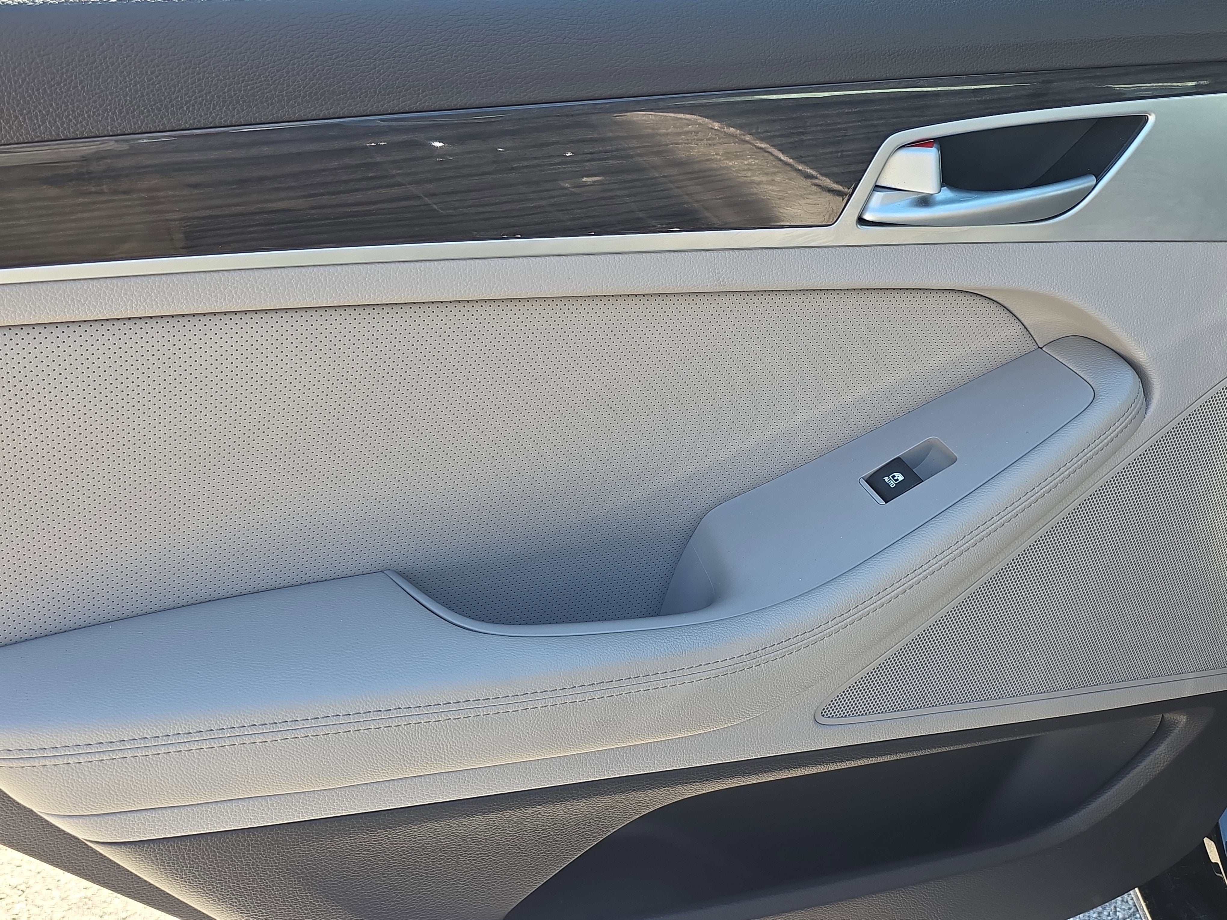 2016 Hyundai Genesis 3.8L