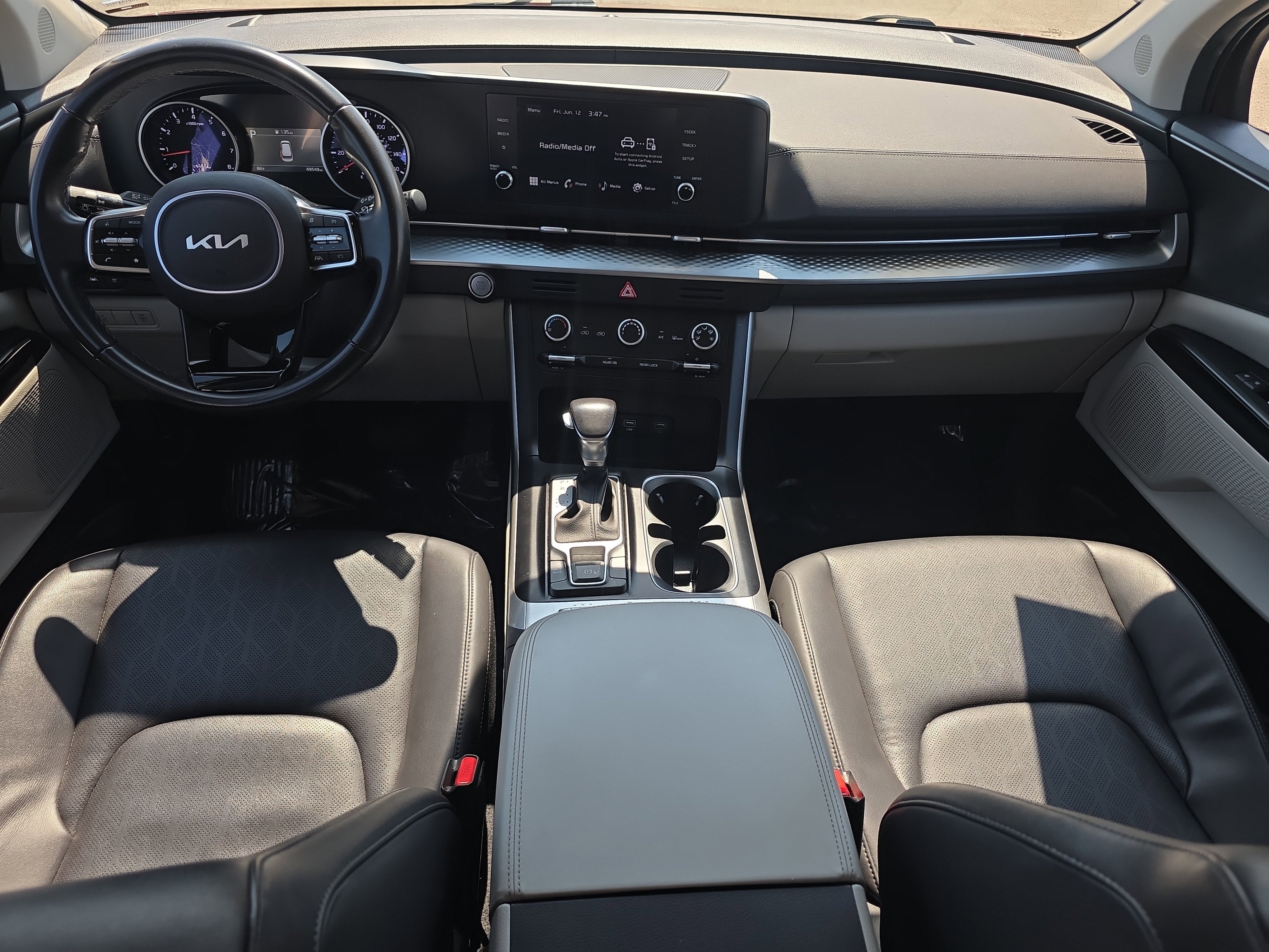 2024 Kia Carnival LX