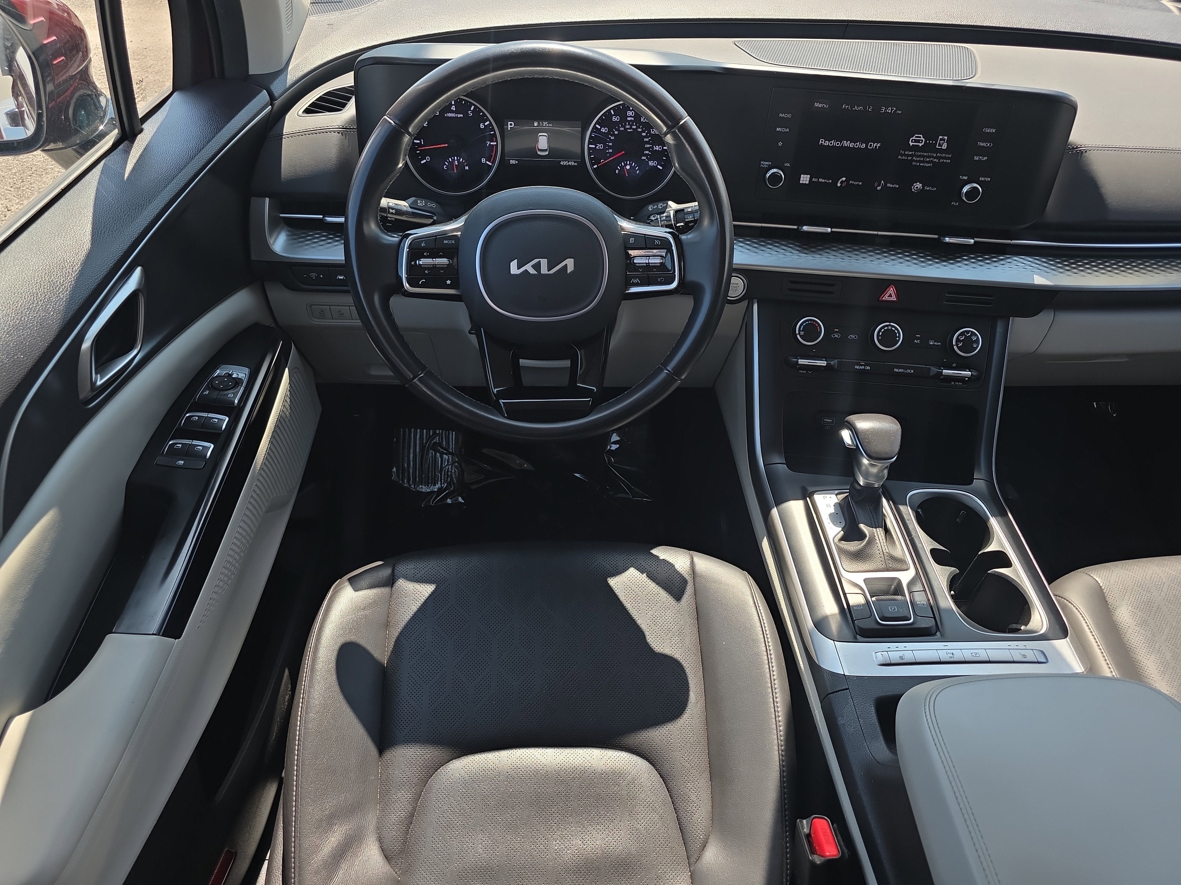 2024 Kia Carnival LX