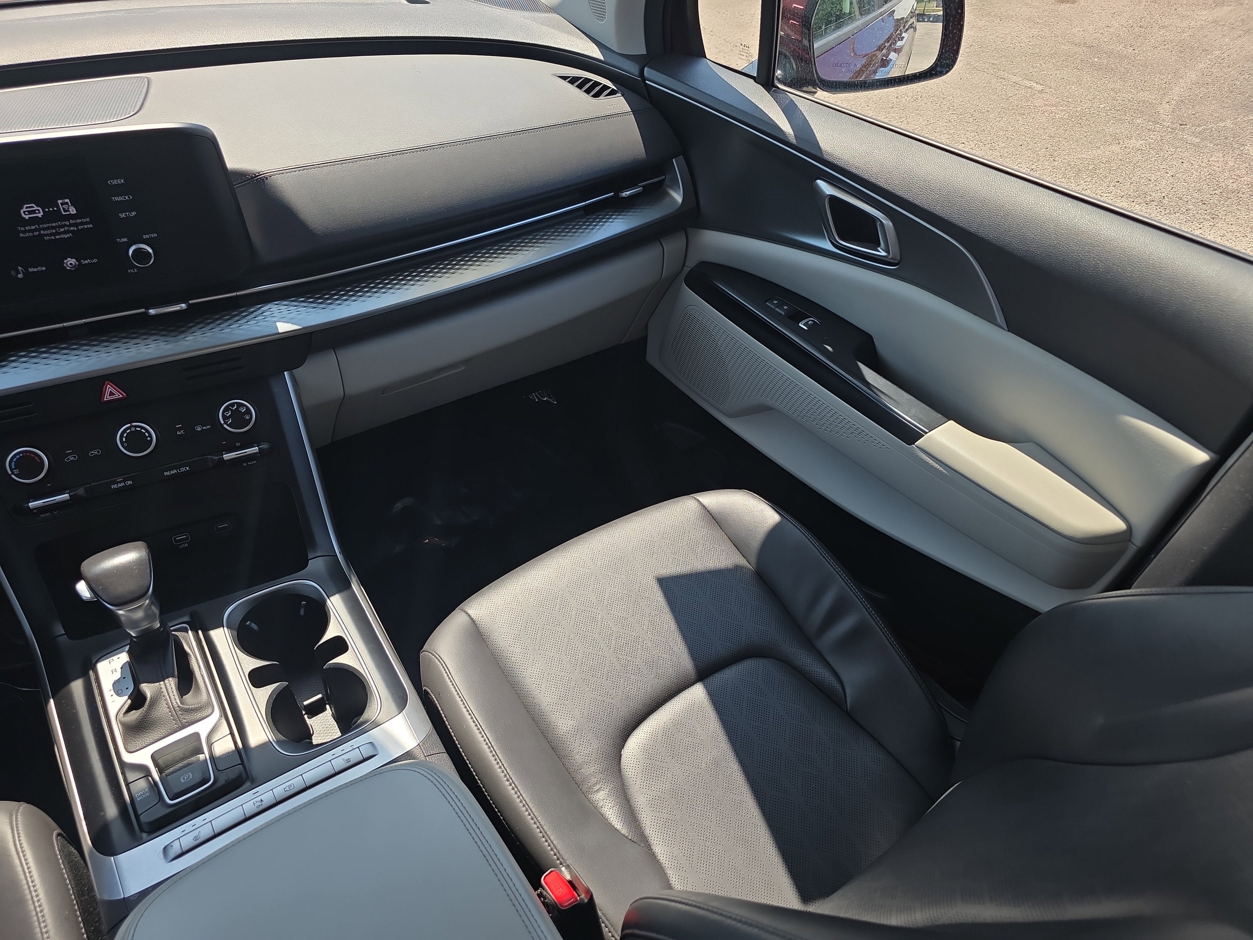 2024 Kia Carnival LX