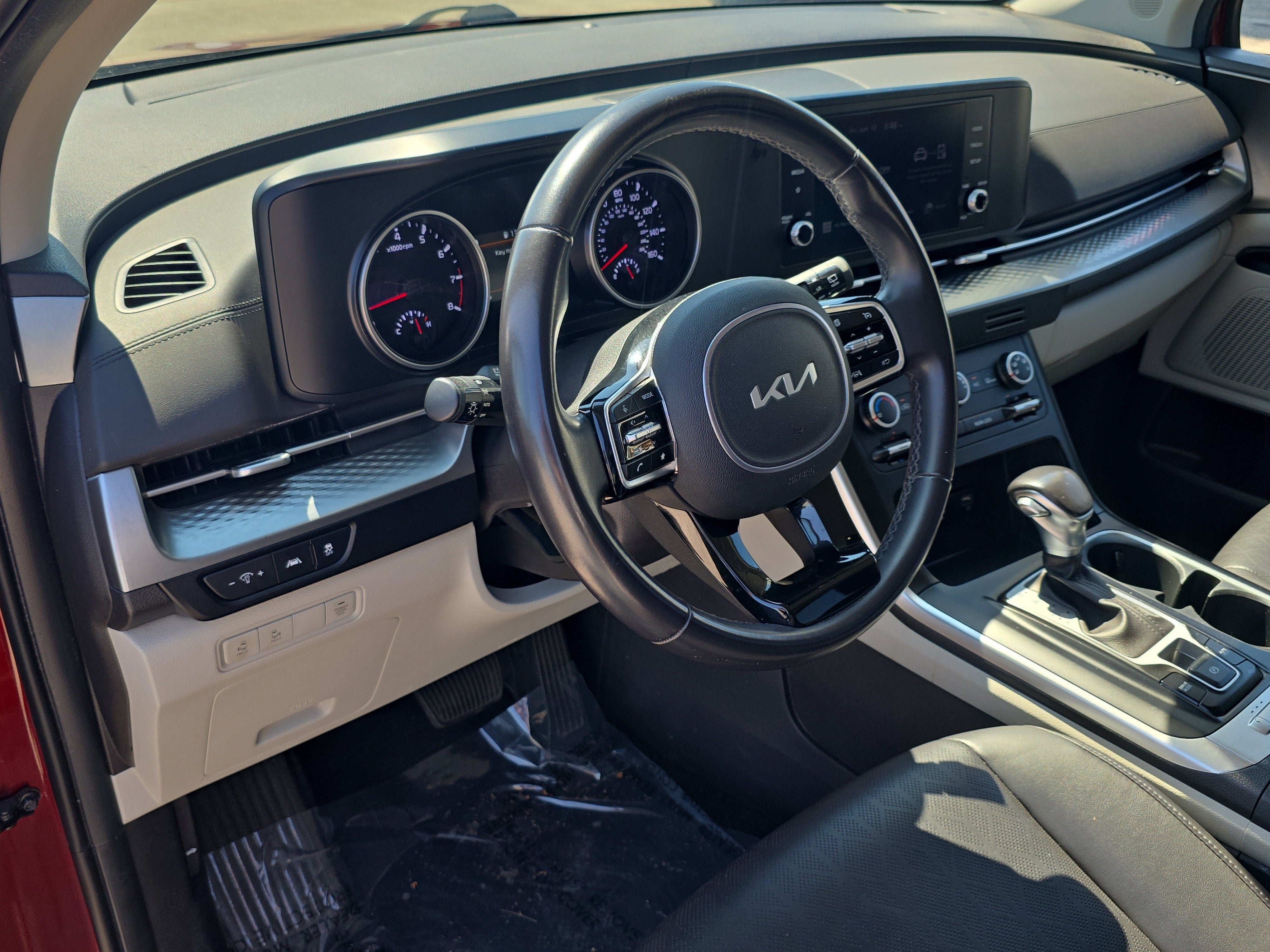 2024 Kia Carnival LX