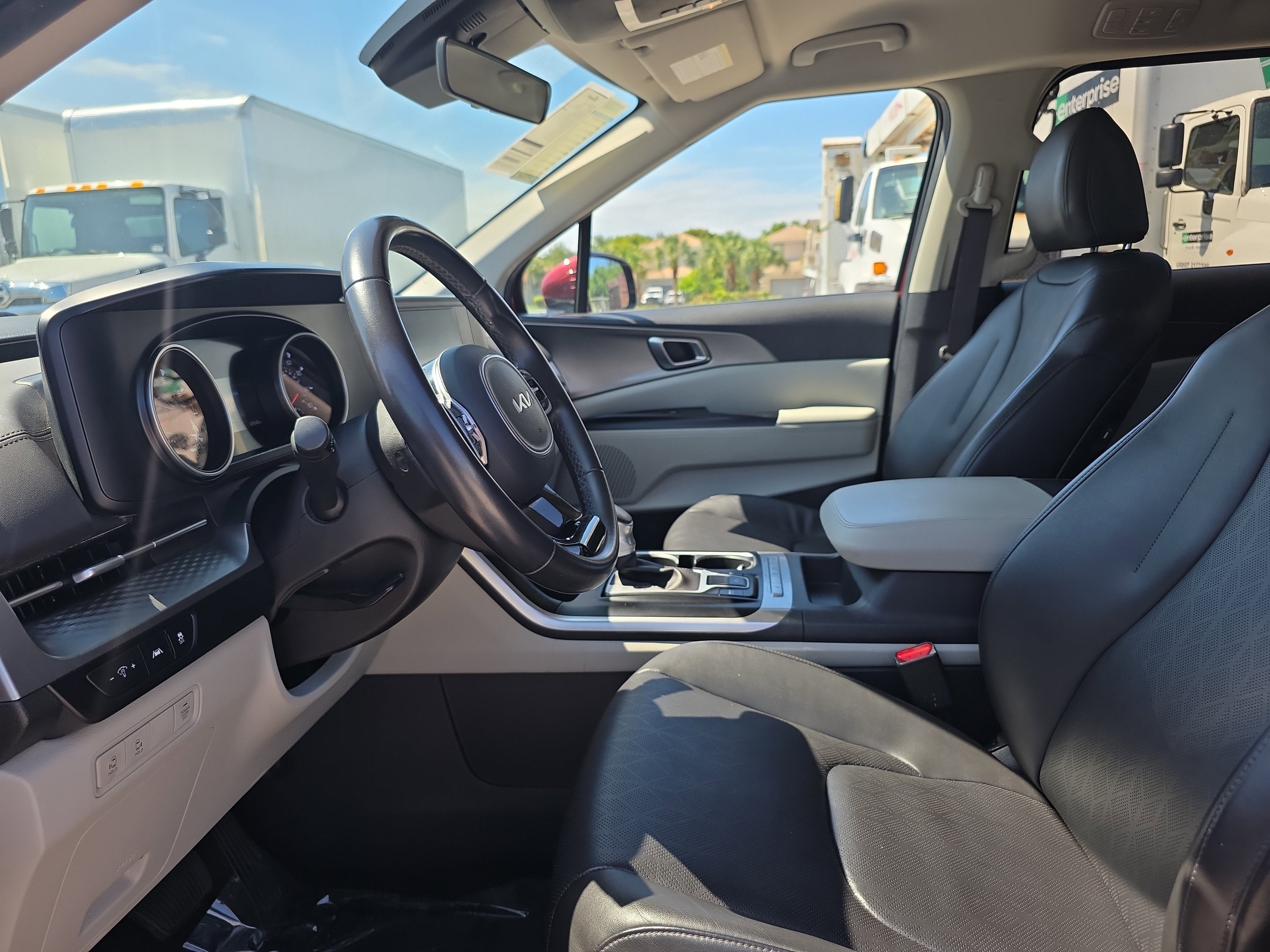 2024 Kia Carnival LX