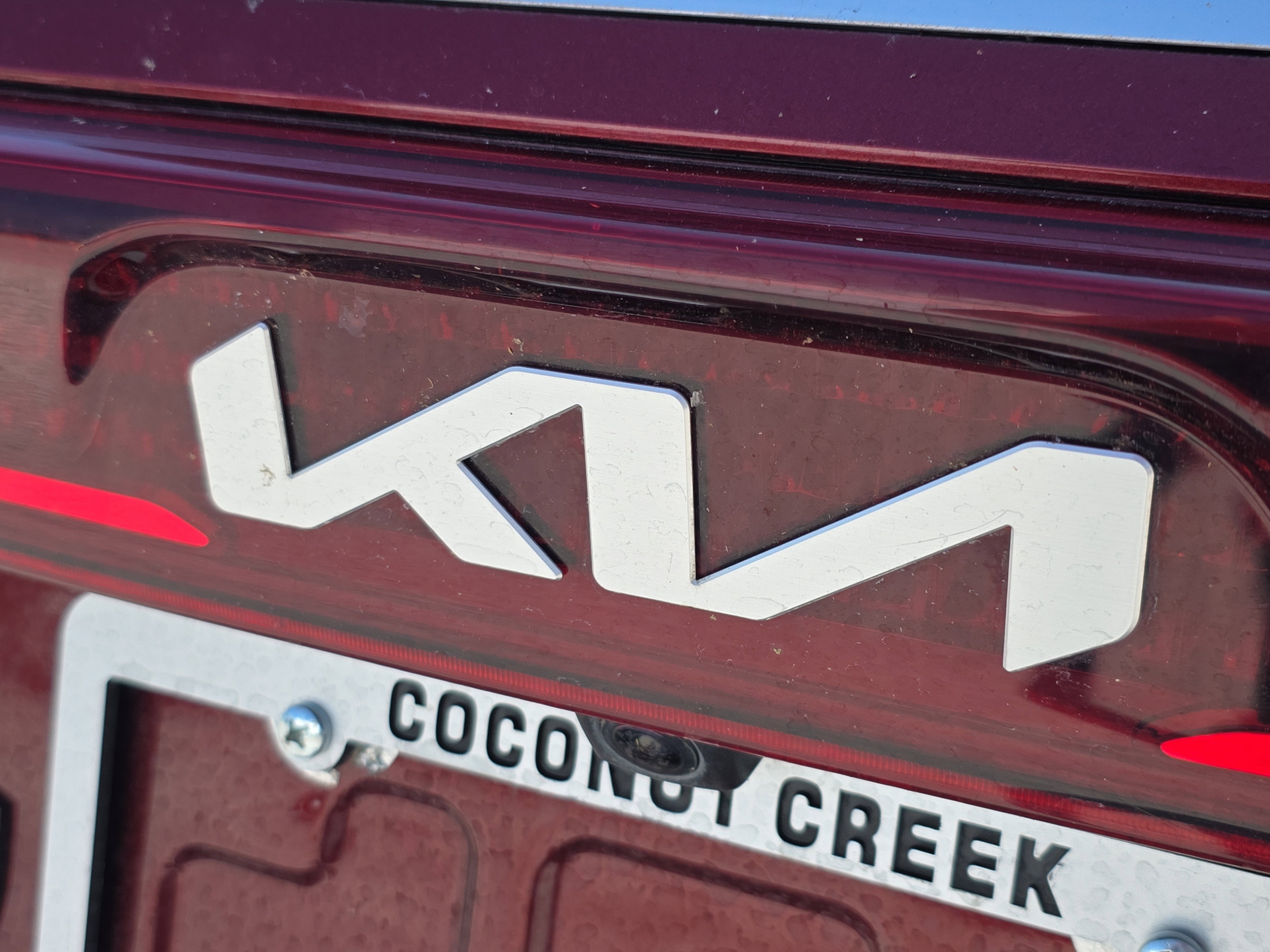 2024 Kia Carnival LX