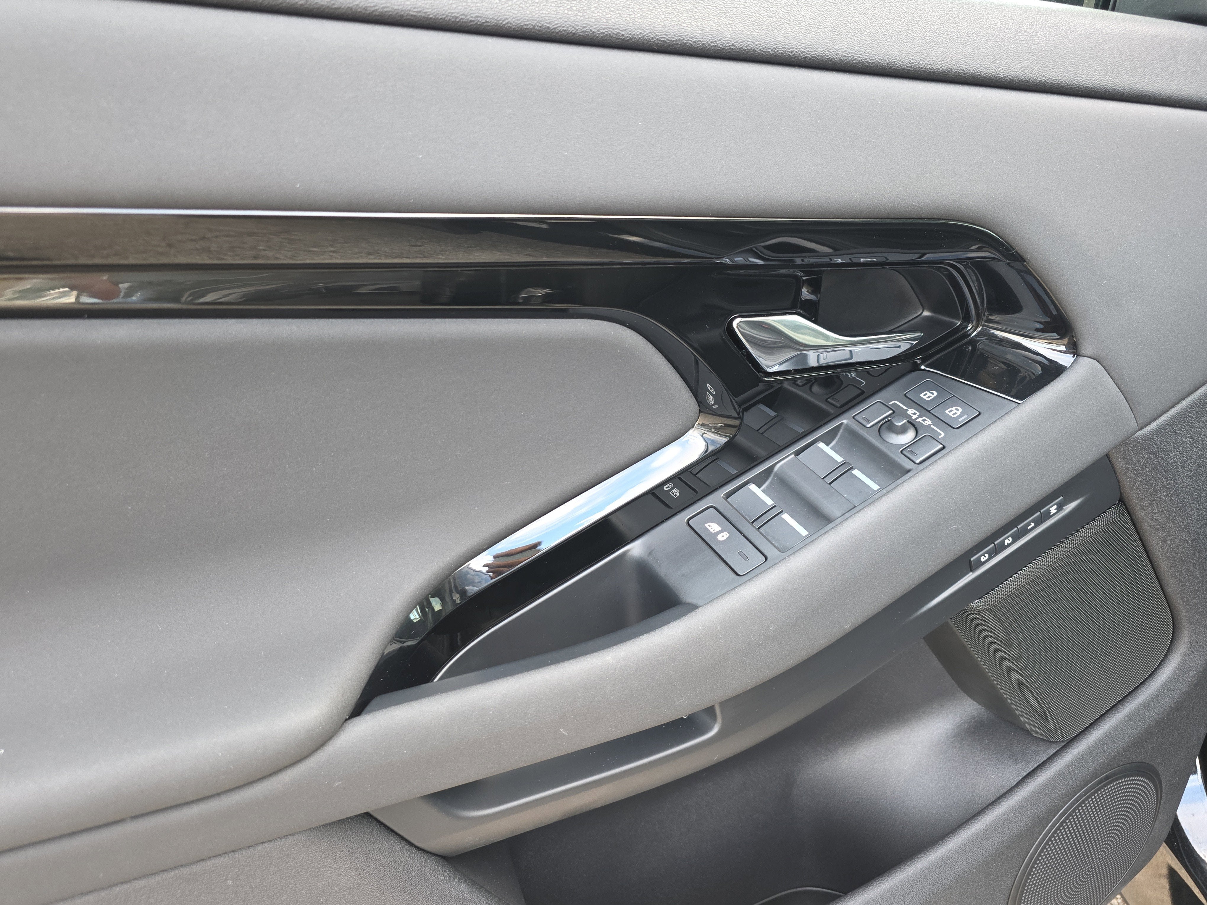 2024 Land Rover Range Rover Evoque Core S