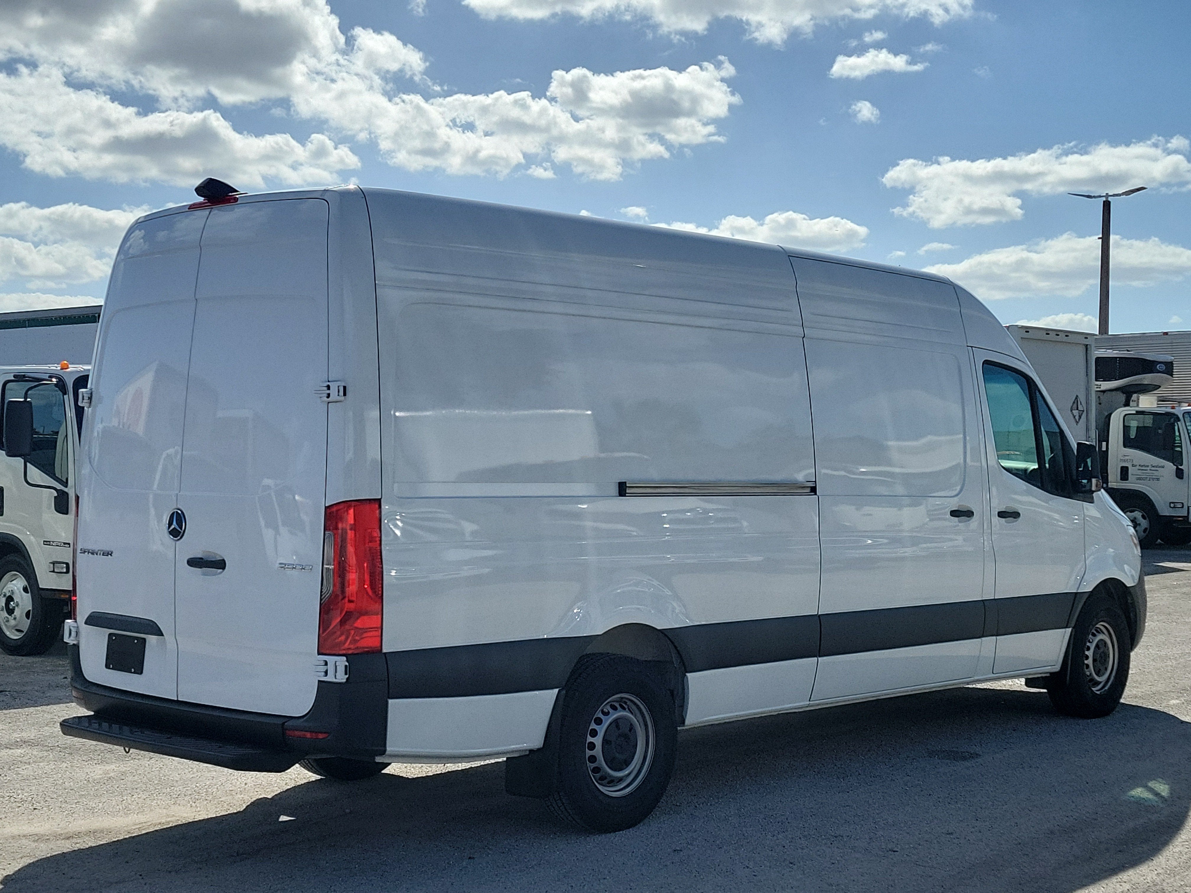 2025 Mercedes-Benz Sprinter Cargo Van Base