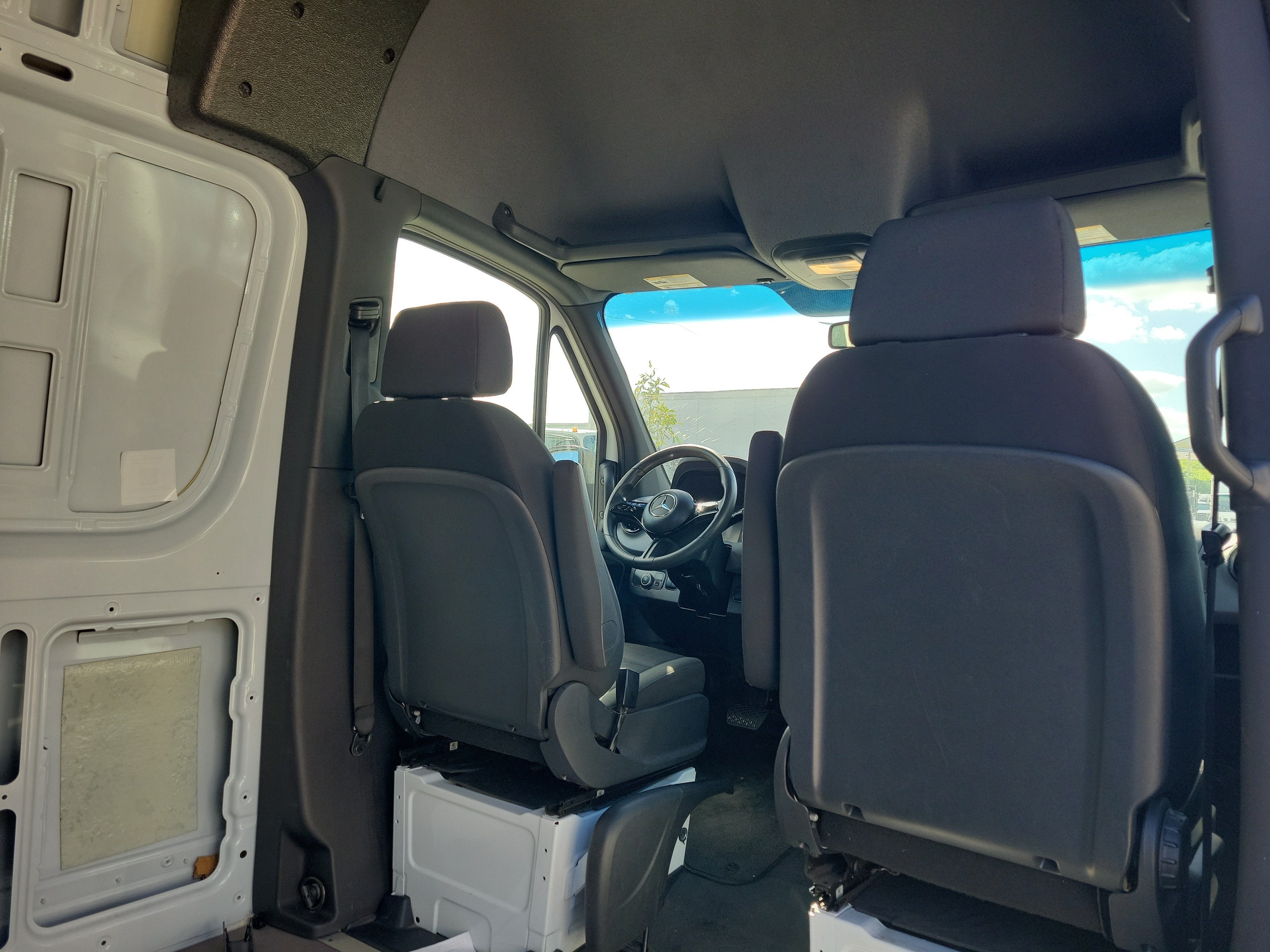2025 Mercedes-Benz Sprinter Cargo Van Base