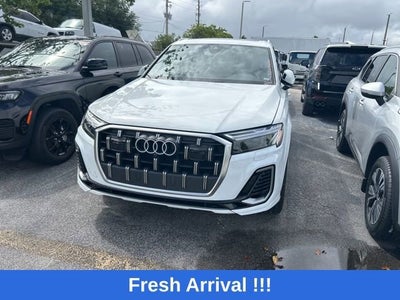 2025 Audi Q7 Premium Plus