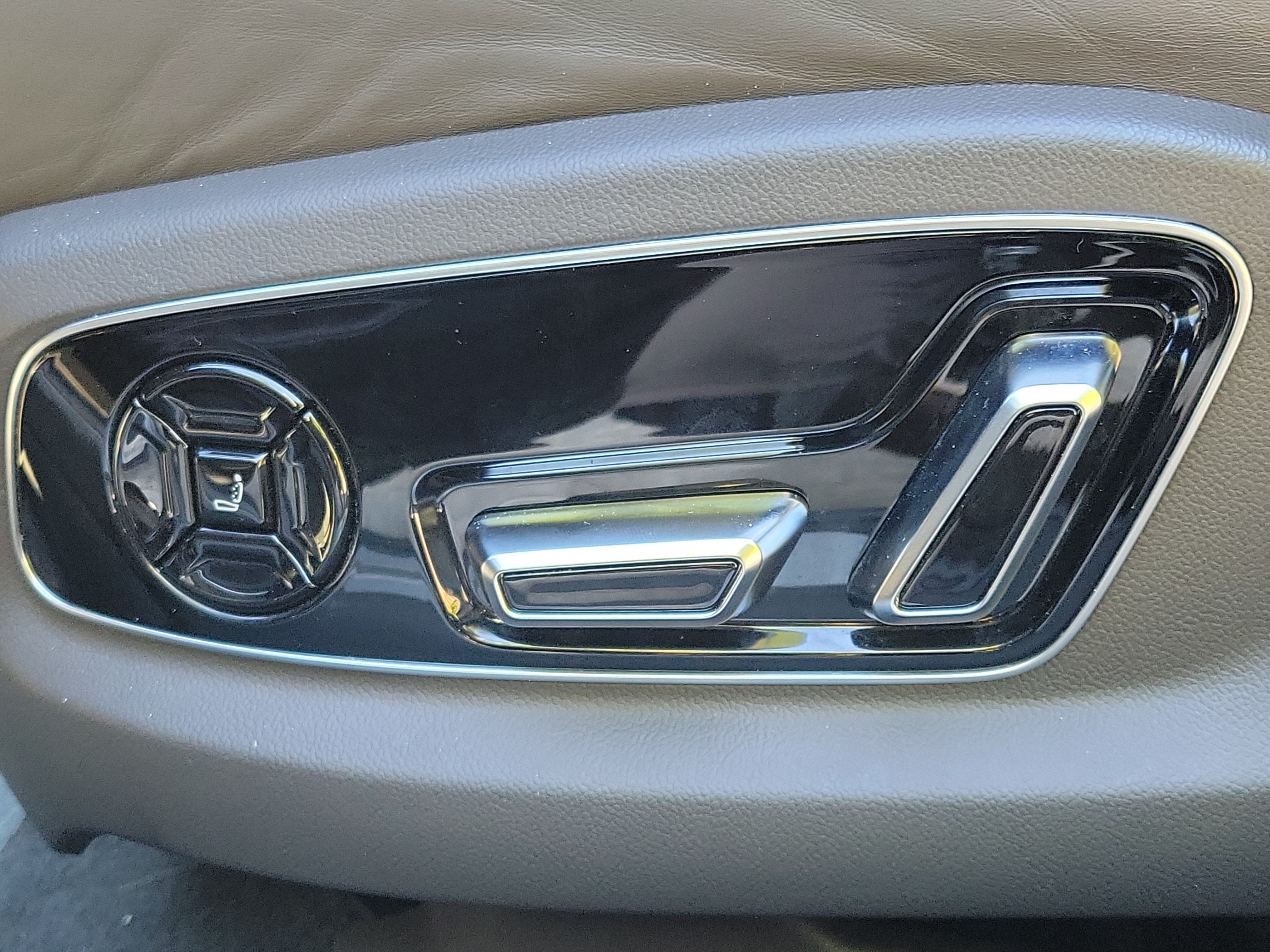 2023 Audi A8 4DR L QTRO 55 TFS