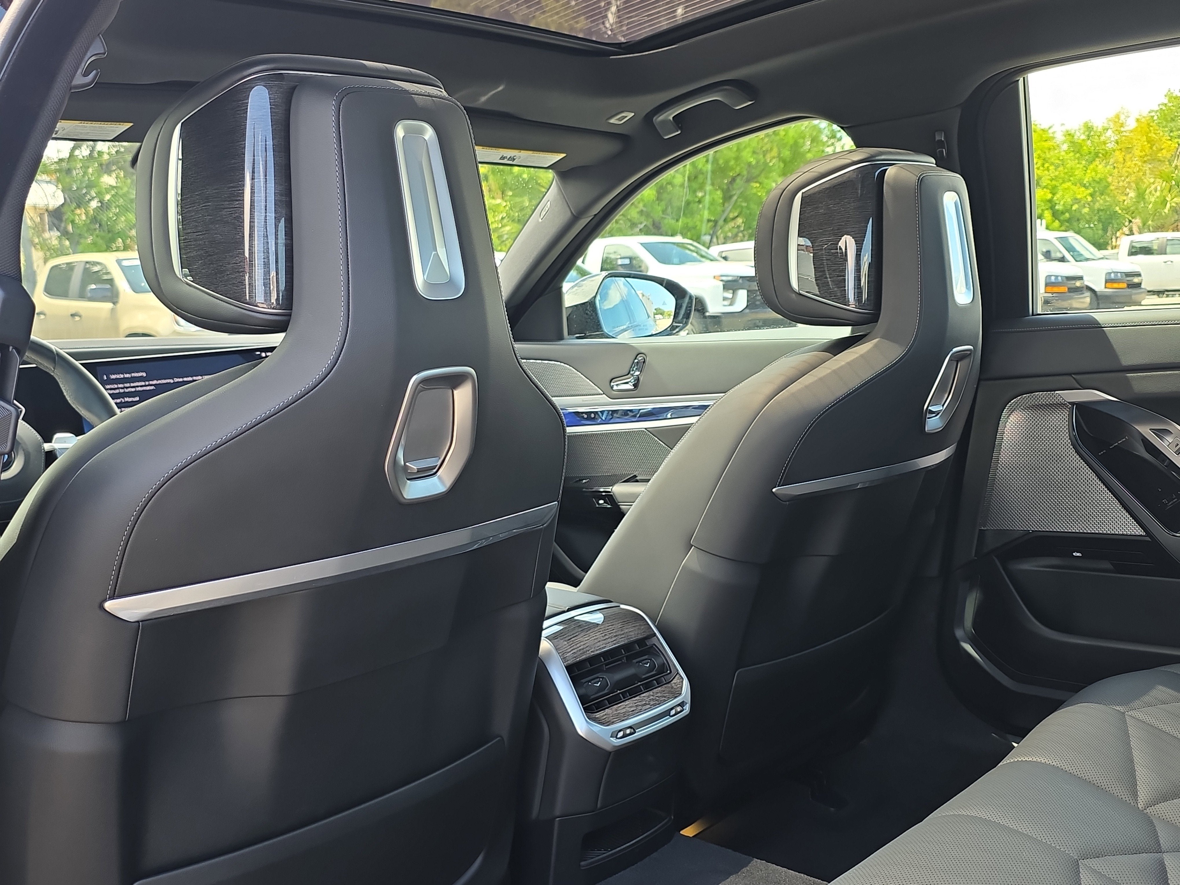 2023 BMW 7 Series 740i
