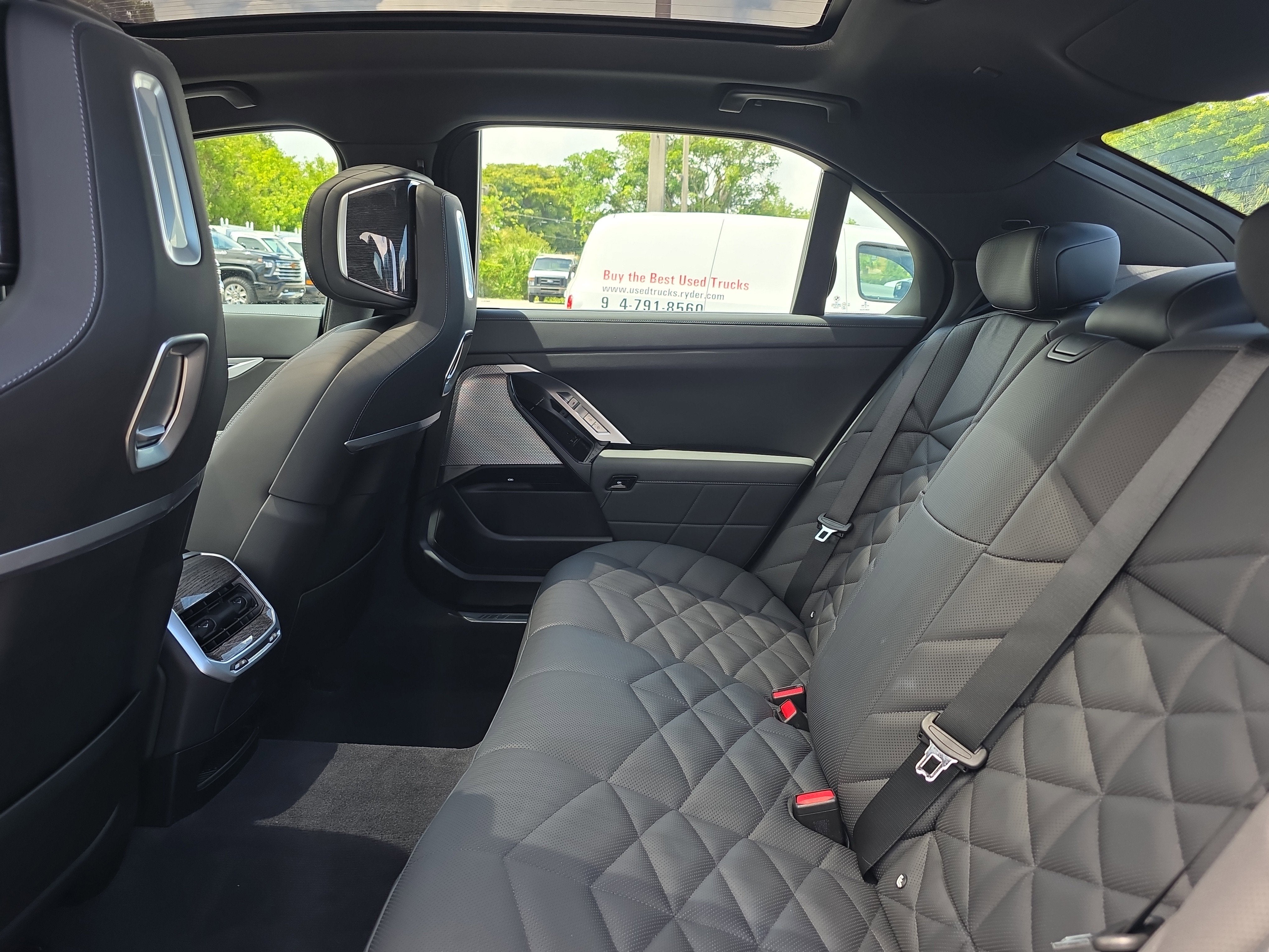 2023 BMW 7 Series 740i