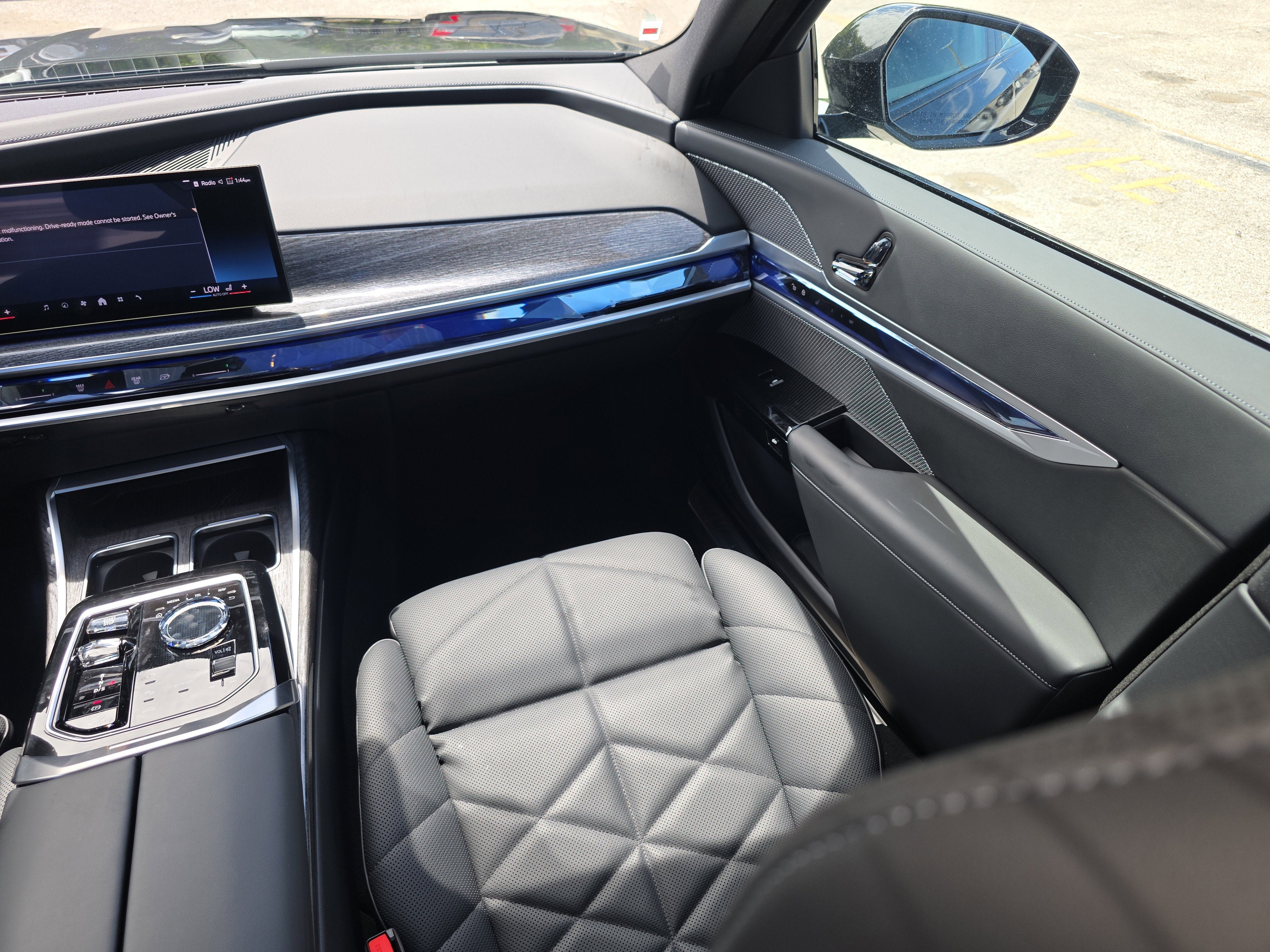 2023 BMW 7 Series 740i