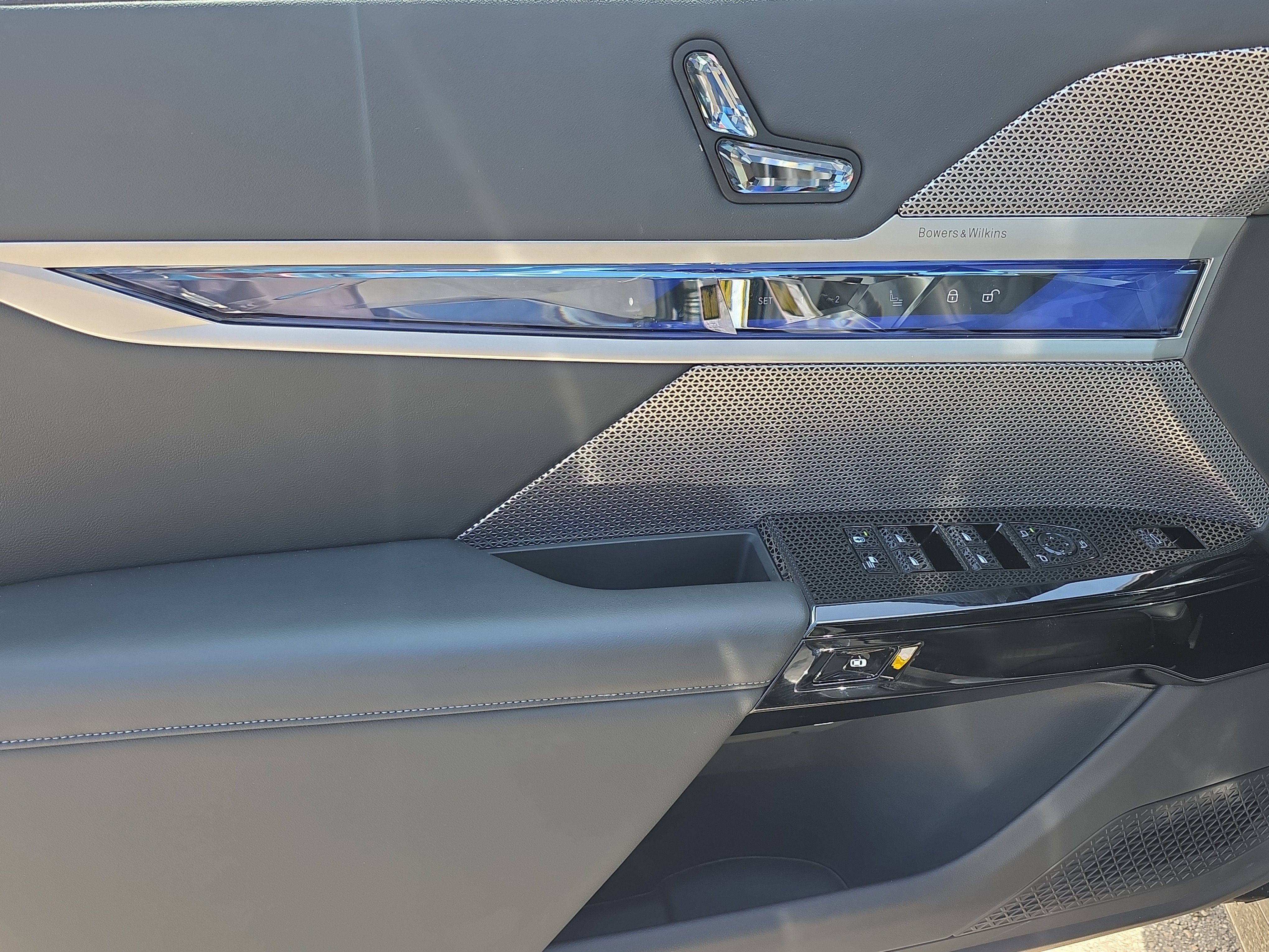 2023 BMW 7 Series 740i
