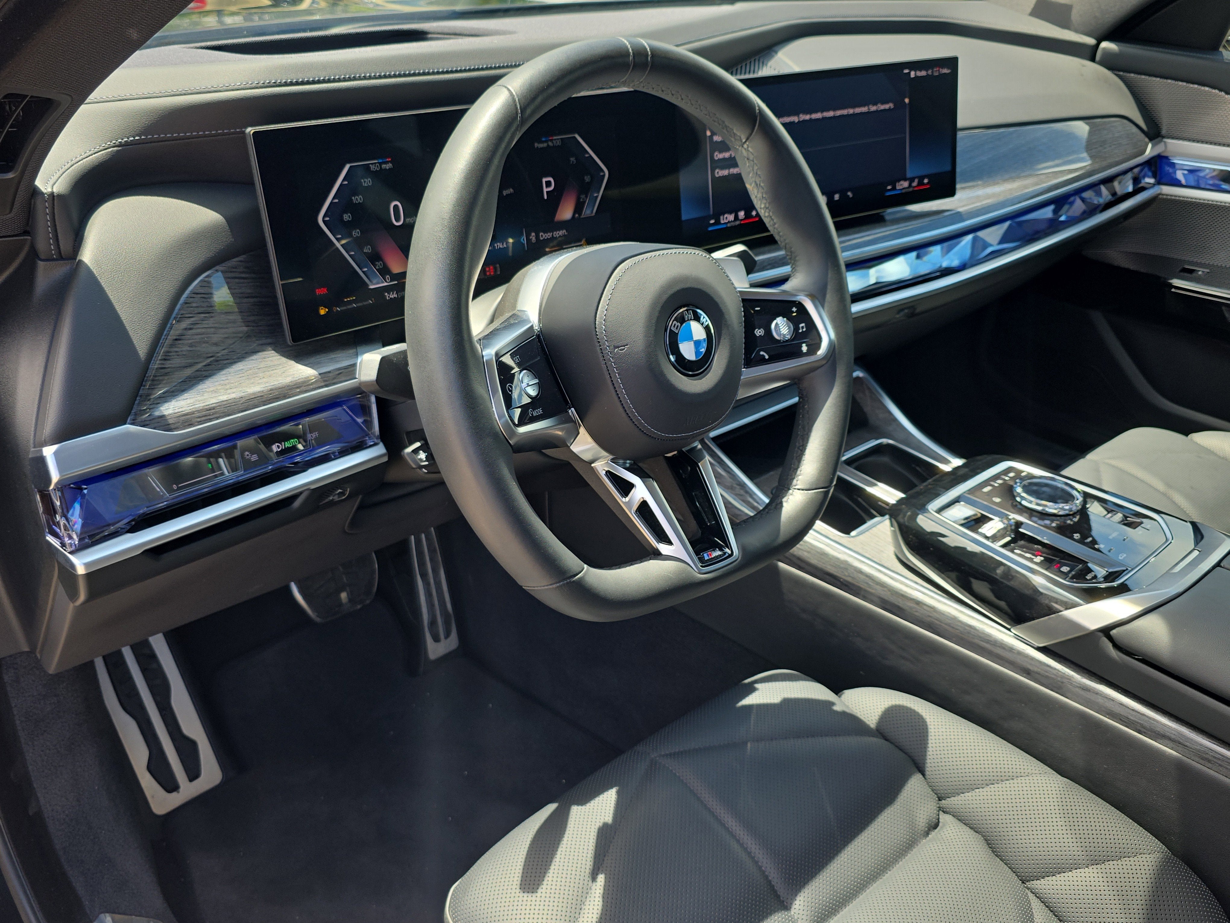2023 BMW 7 Series 740i
