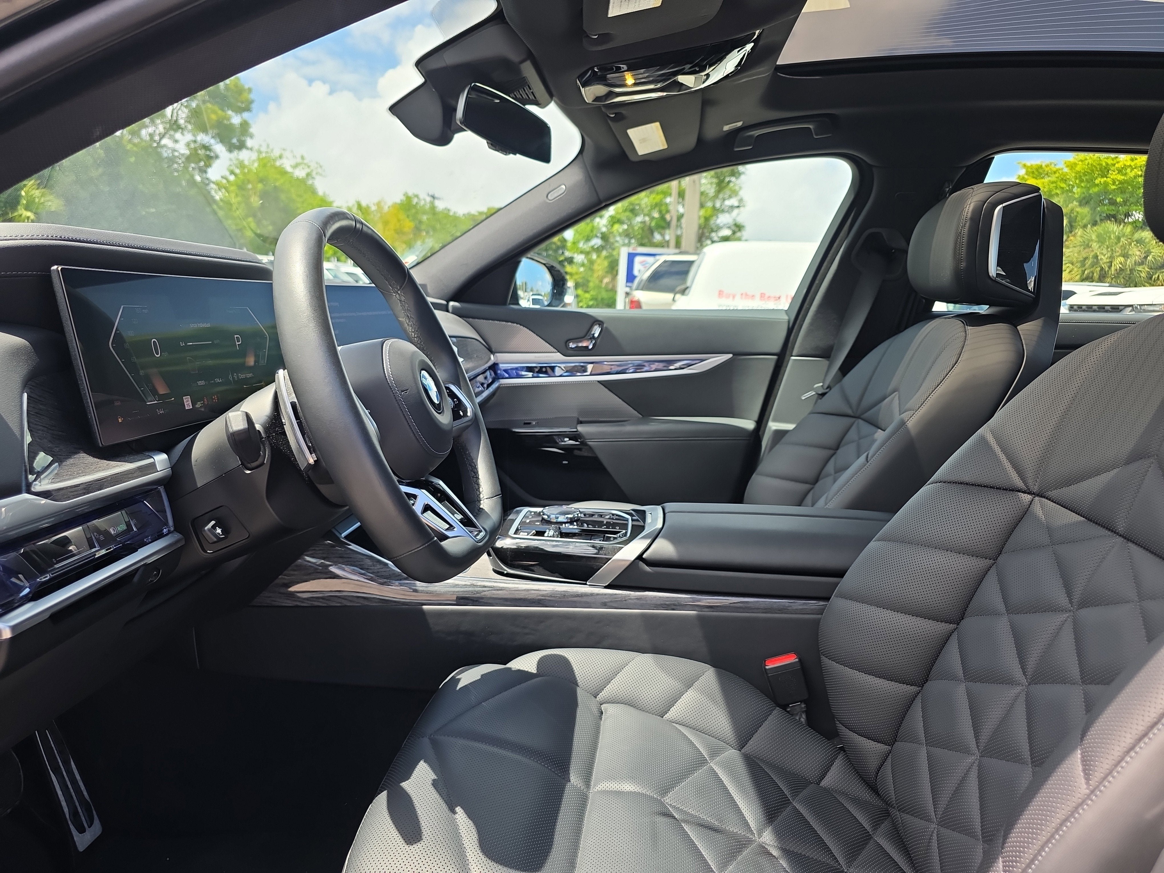 2023 BMW 7 Series 740i