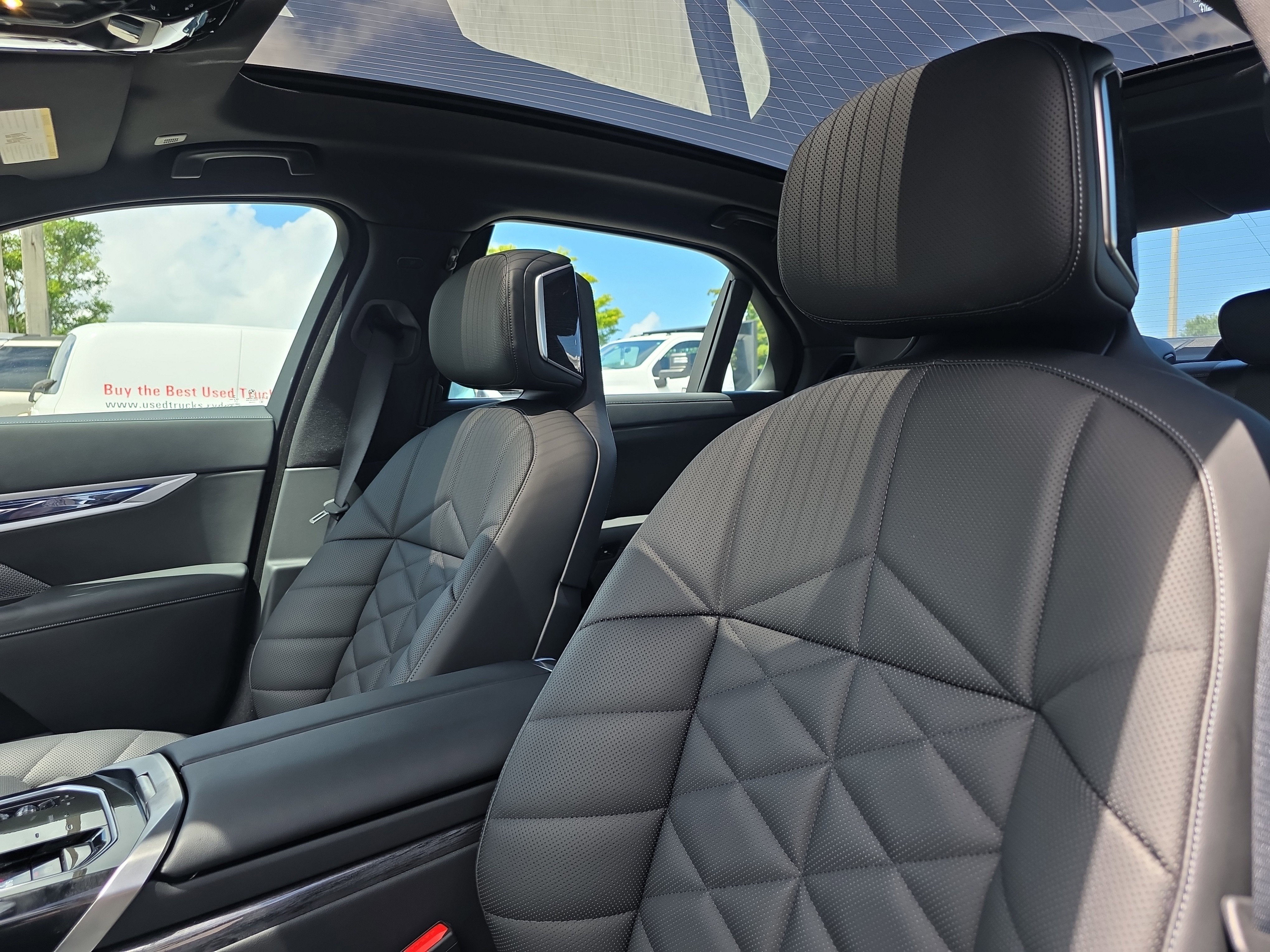 2023 BMW 7 Series 740i