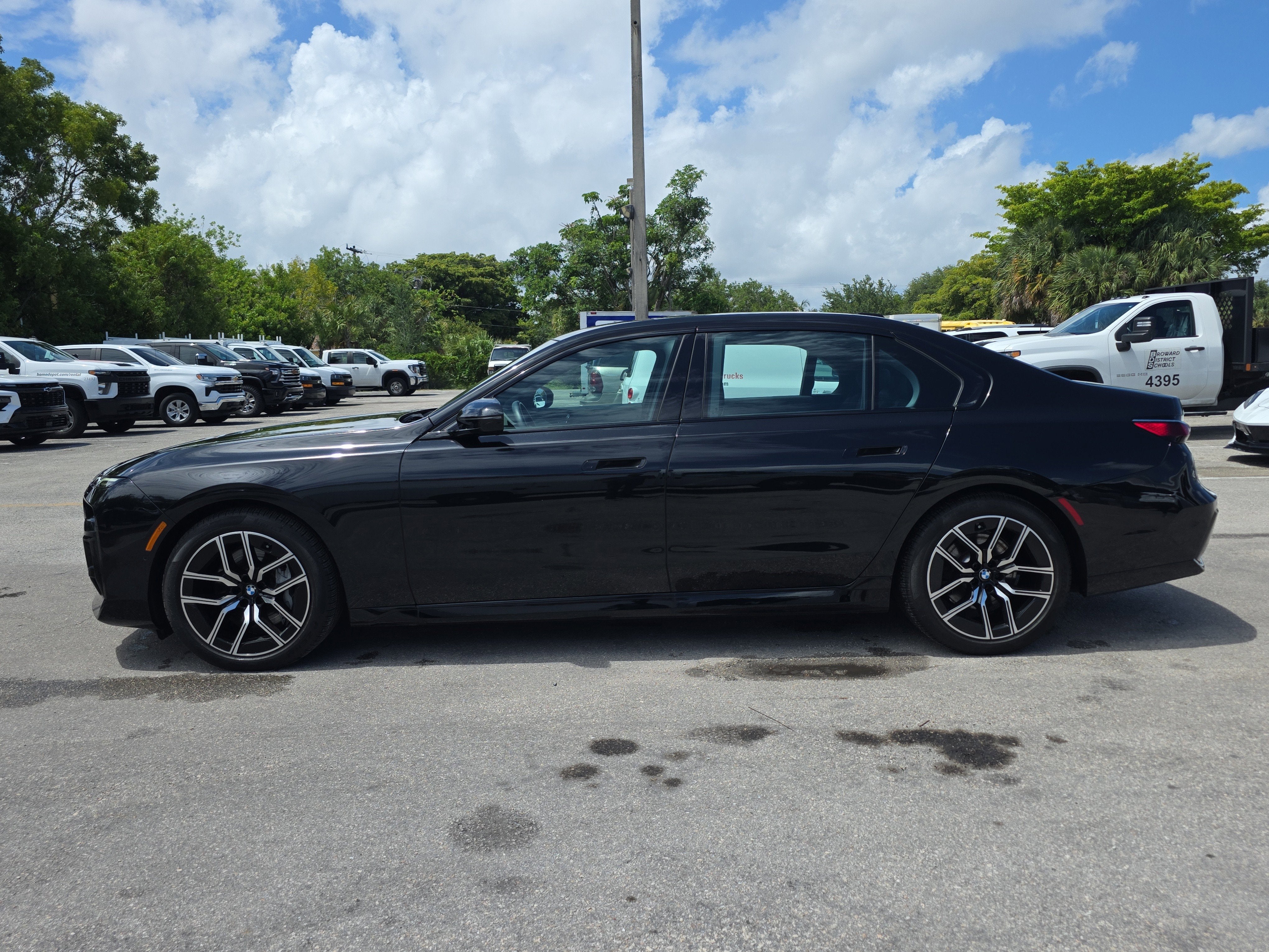 2023 BMW 7 Series 740i