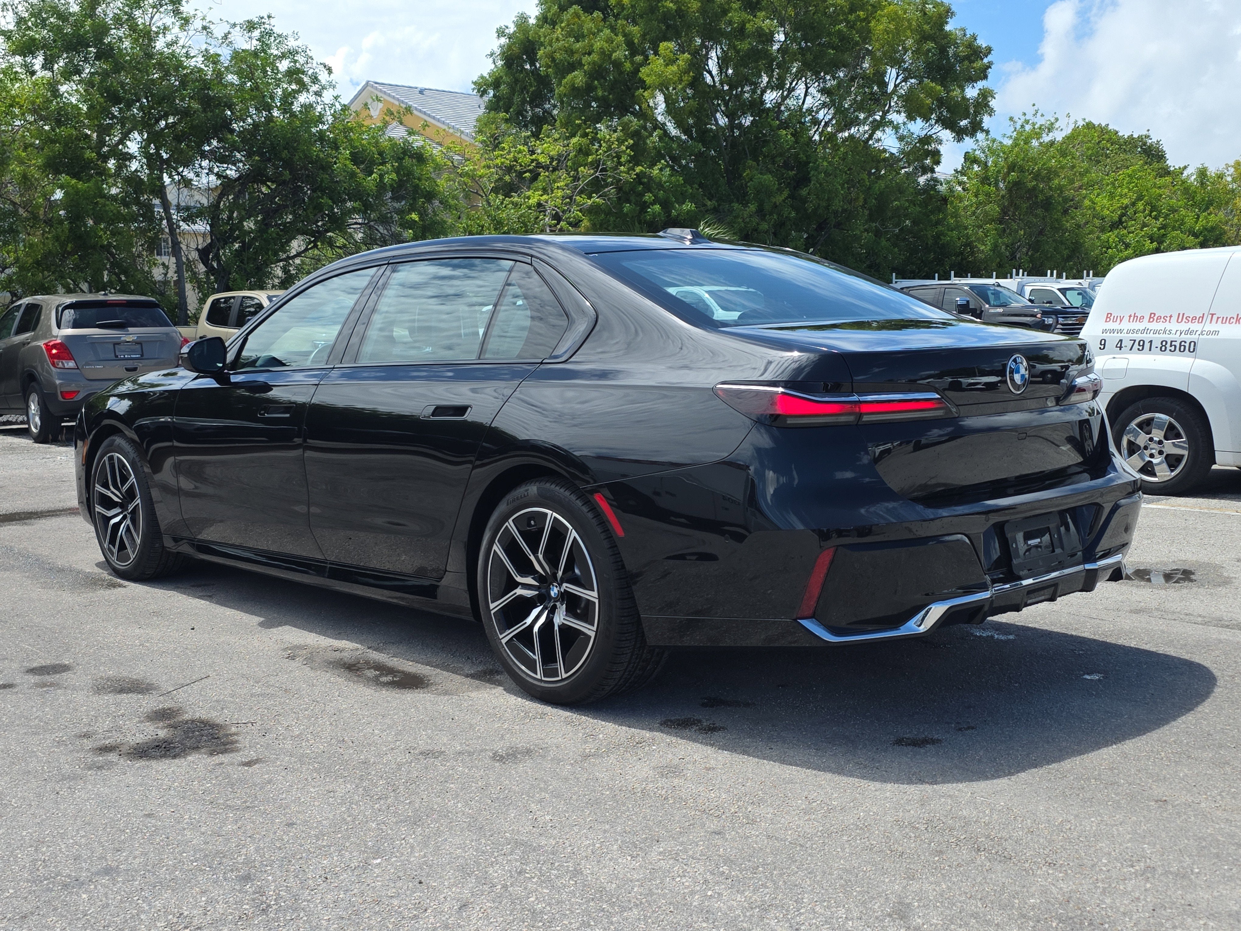 2023 BMW 7 Series 740i