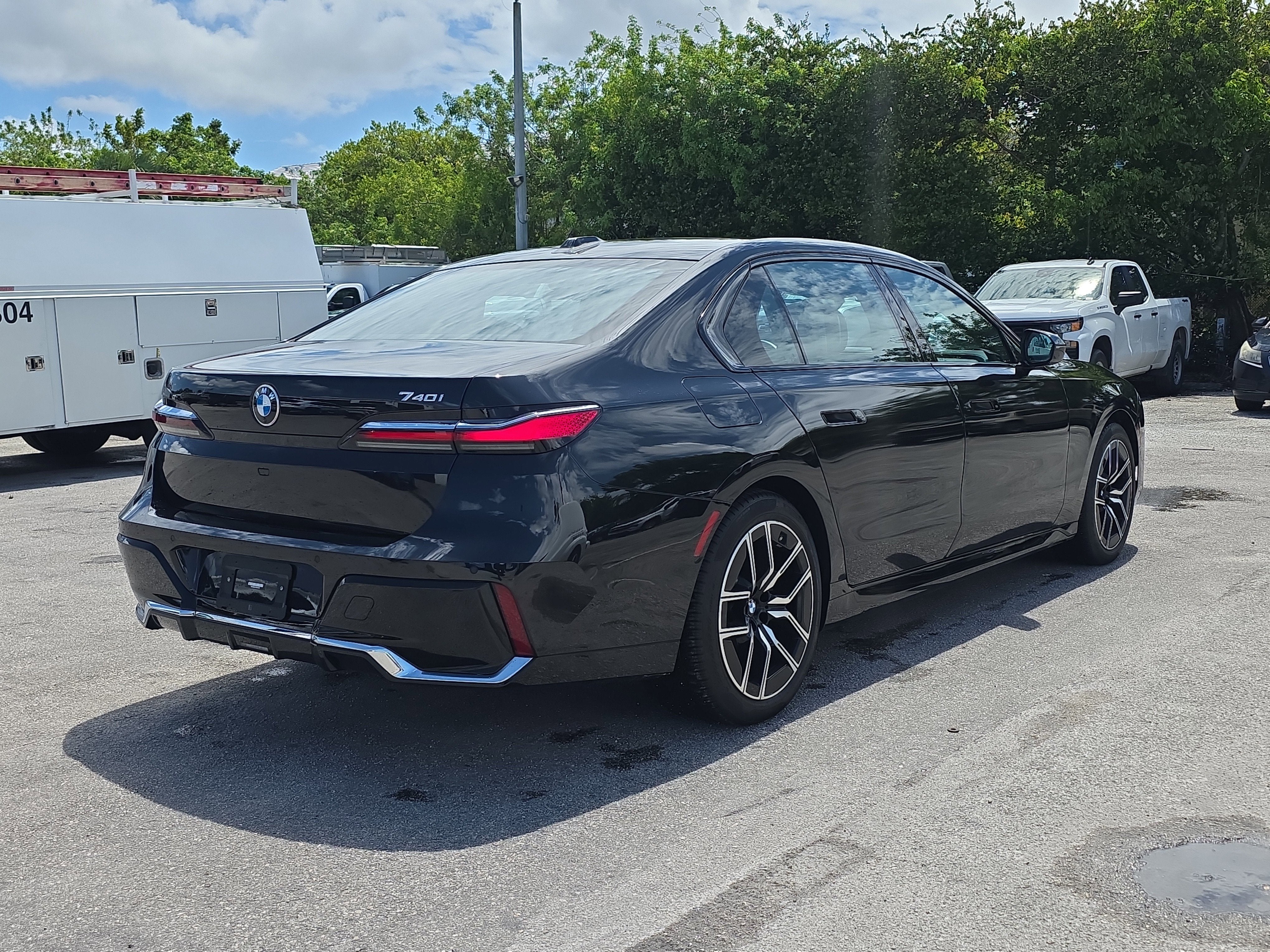 2023 BMW 7 Series 740i