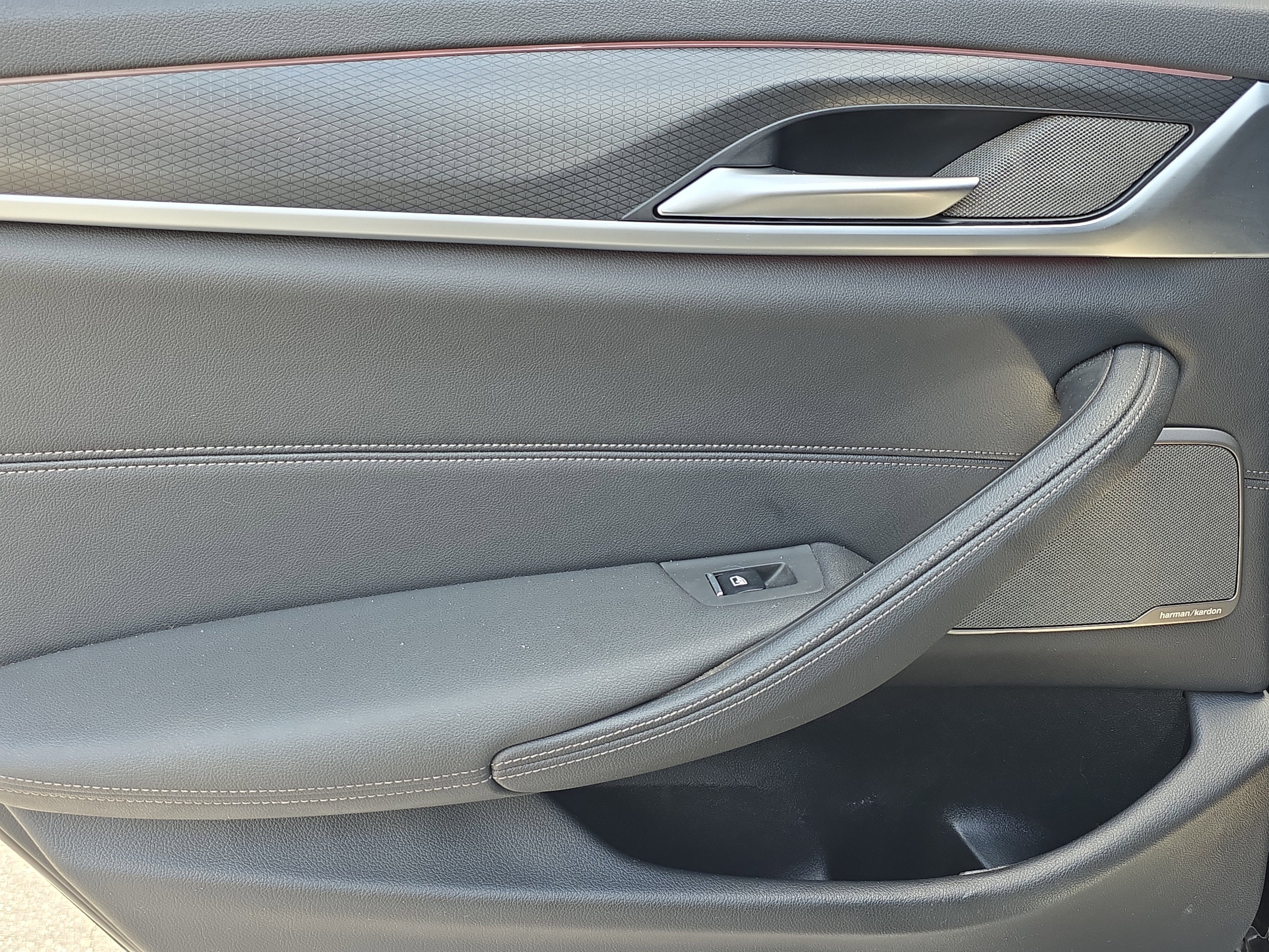 2023 BMW 5 Series 530i