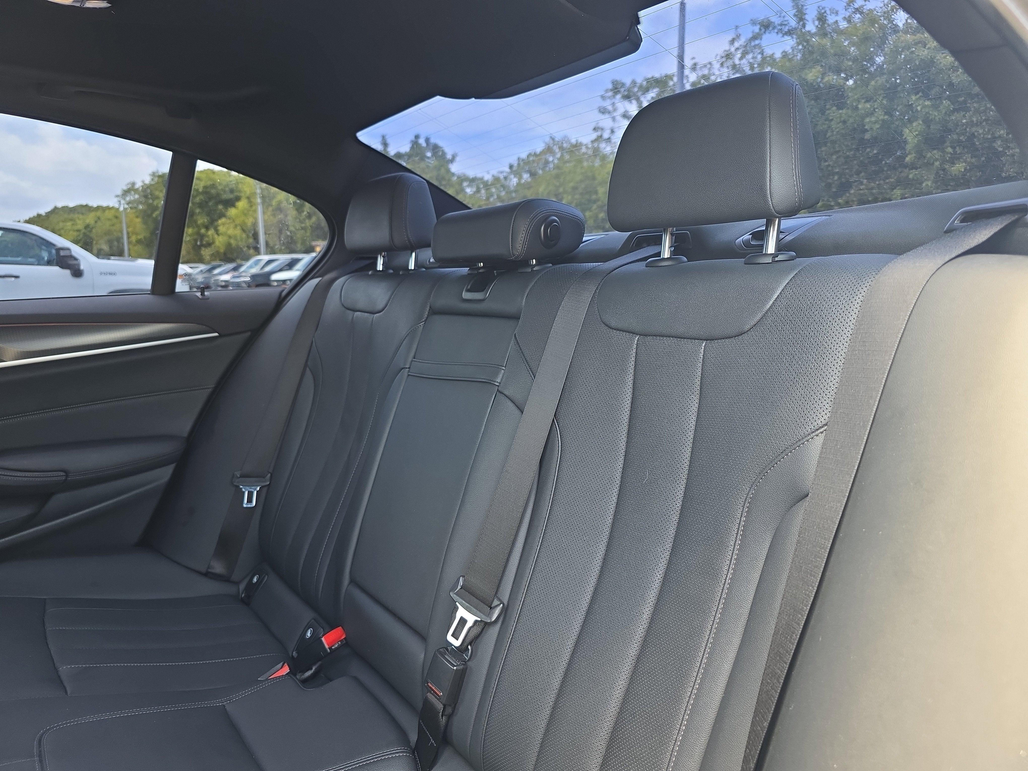 2023 BMW 5 Series 530i