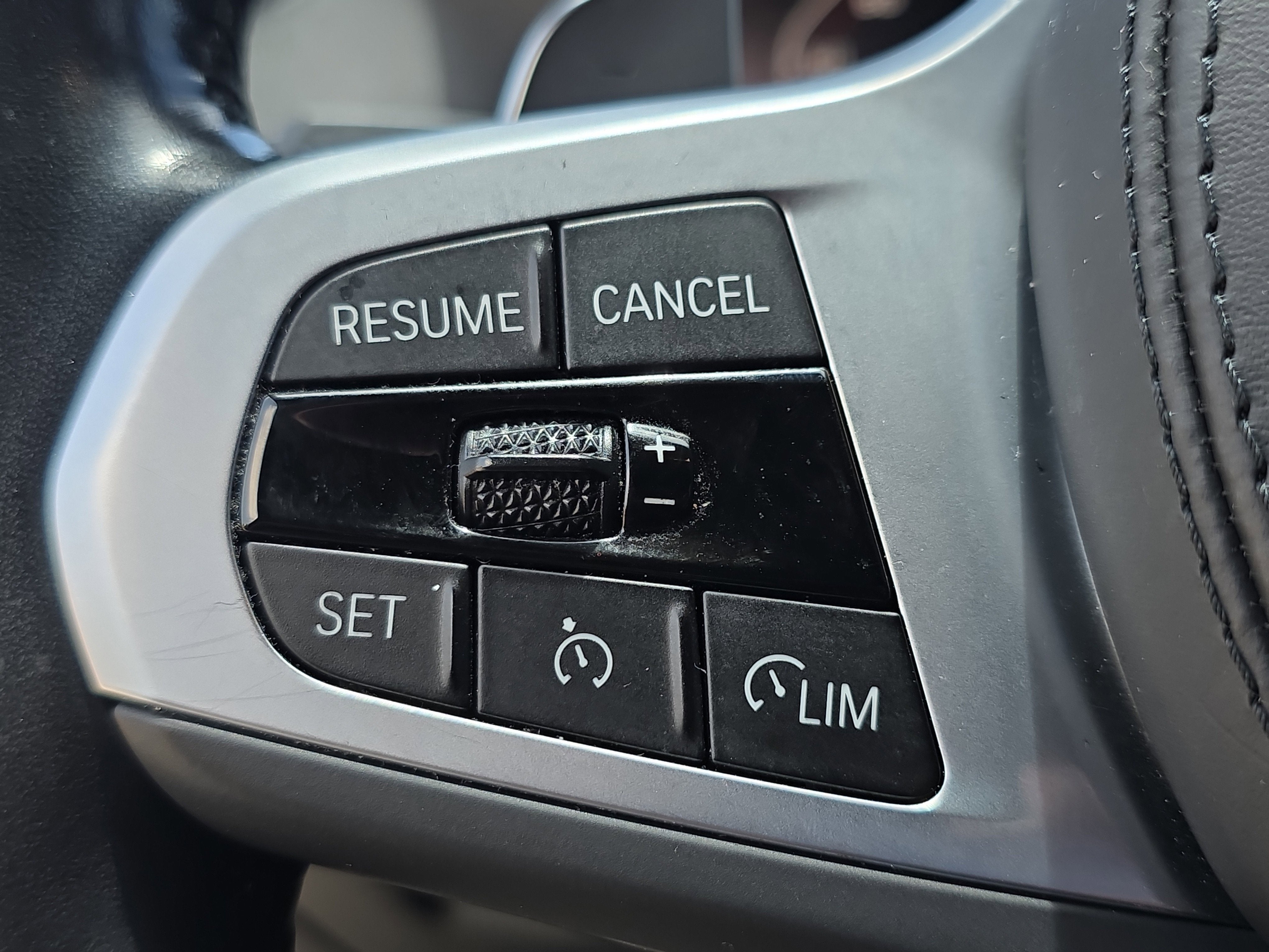 2023 BMW 5 Series 530i