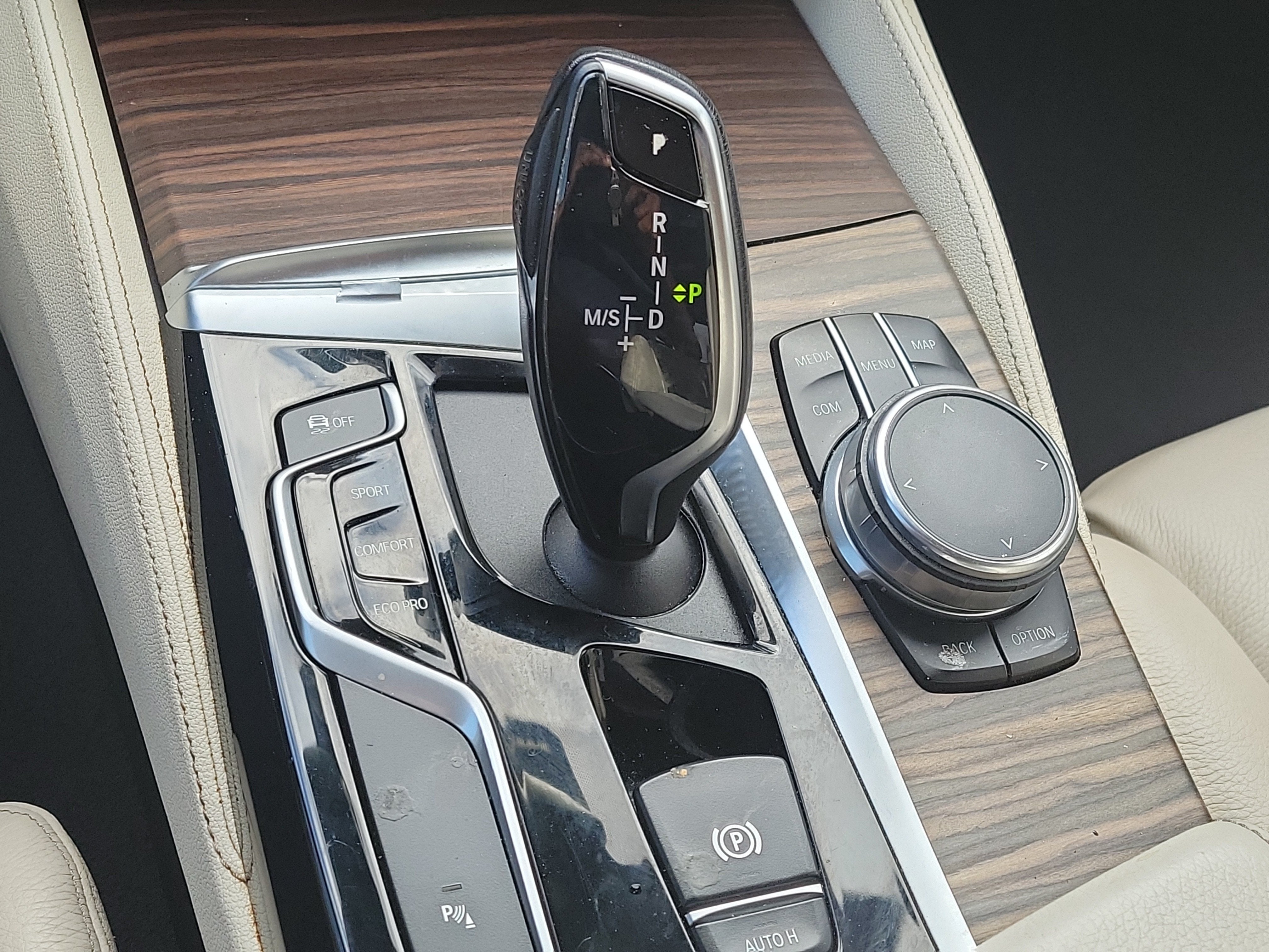 2019 BMW 5 Series 540i