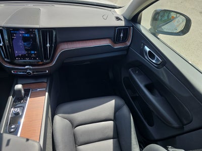 2024 Volvo XC60 Plus Dark Theme